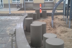 Betoformos betoniniai borteliai žaidimų aikštelėje