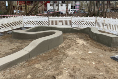 Nestandartinis-lauko-suoliukas-is-betono